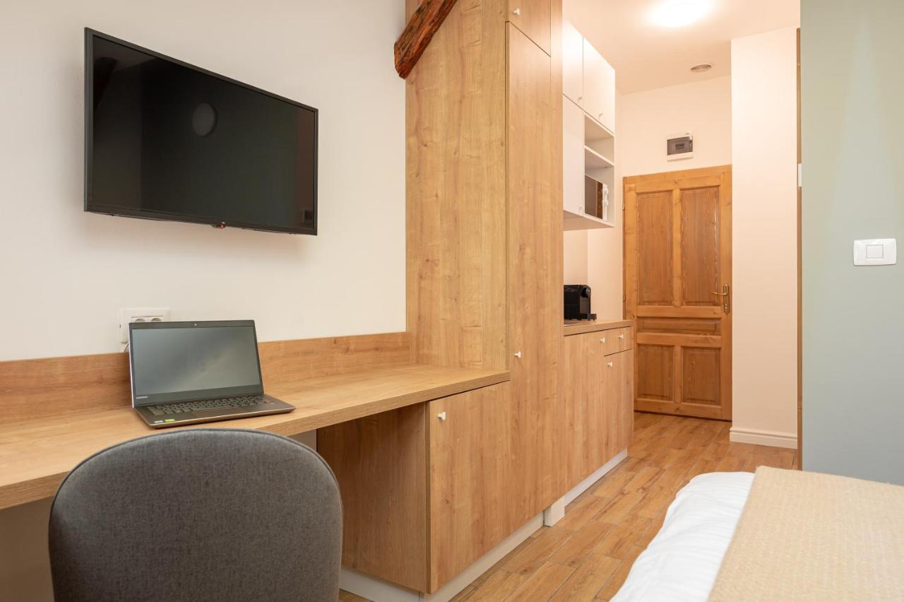 Central Park Rooms Oradea Exterior foto